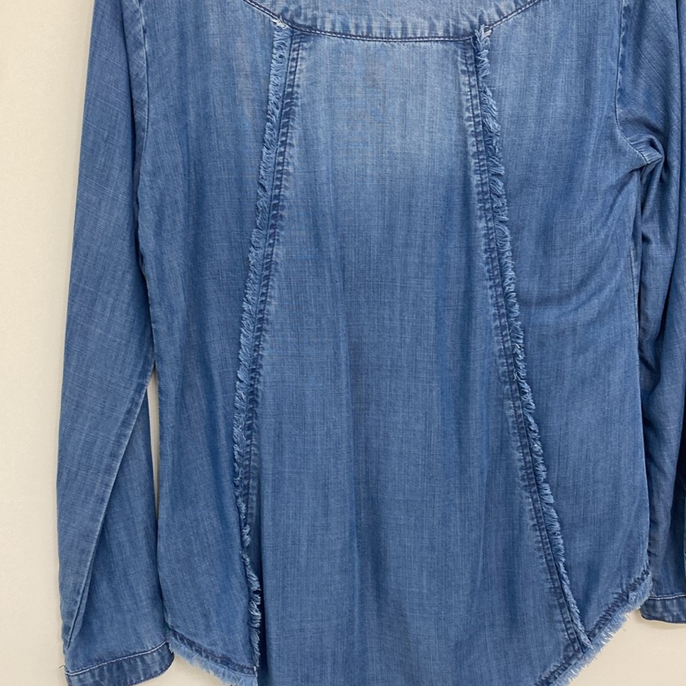 Cloth & Stone | Anthropologie Blue Denim Button Down Top Fringed Hem X-small - Picture 6 of 7